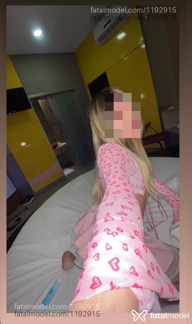 Acompanhante mulher trans loira (o) de olhos cinza - Heloísa