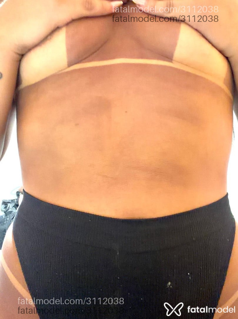 Acompanhante mulher trans morena (o) de olhos castanhos - Isis Sampaio