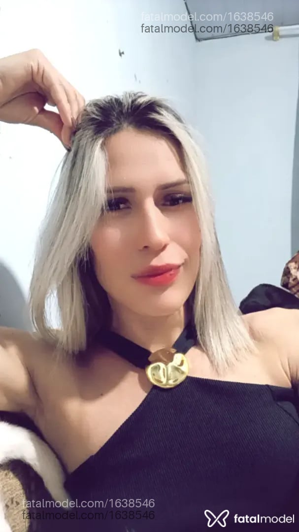 Acompanhante mulher trans loira (o) de olhos castanhos - Karlla Padilha
