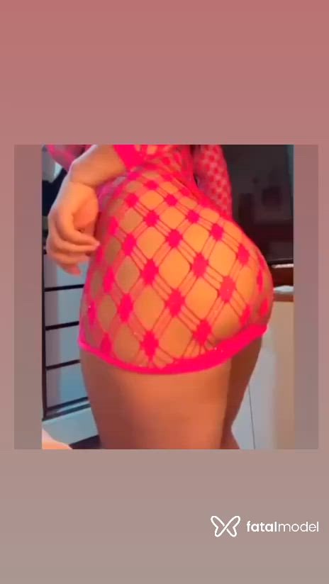 Acompanhante mulher morena (o) de olhos pretos - Kitana