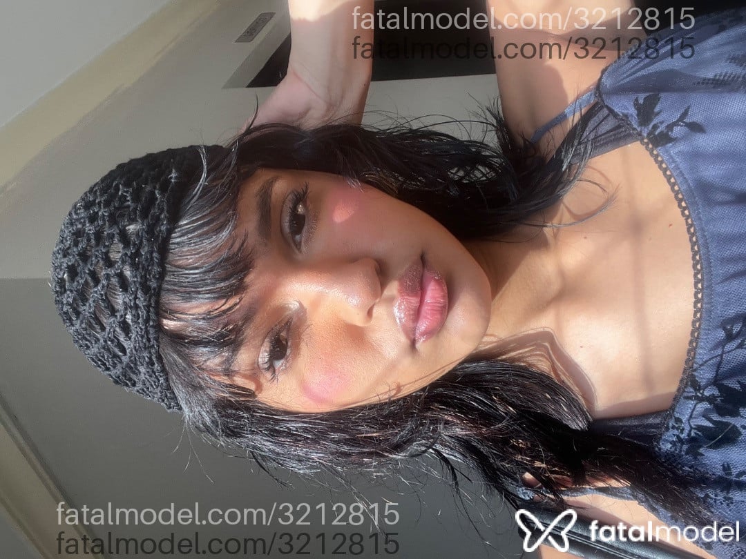 Acompanhante mulher morena (o) de olhos pretos - Victoria Sampaio