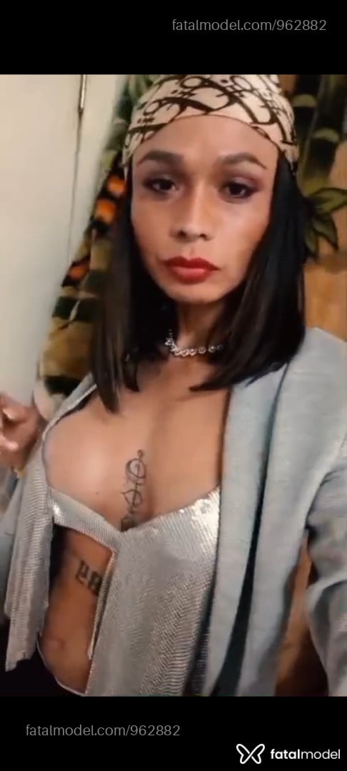 Acompanhante mulher trans morena (o) de olhos castanhos - Linsy