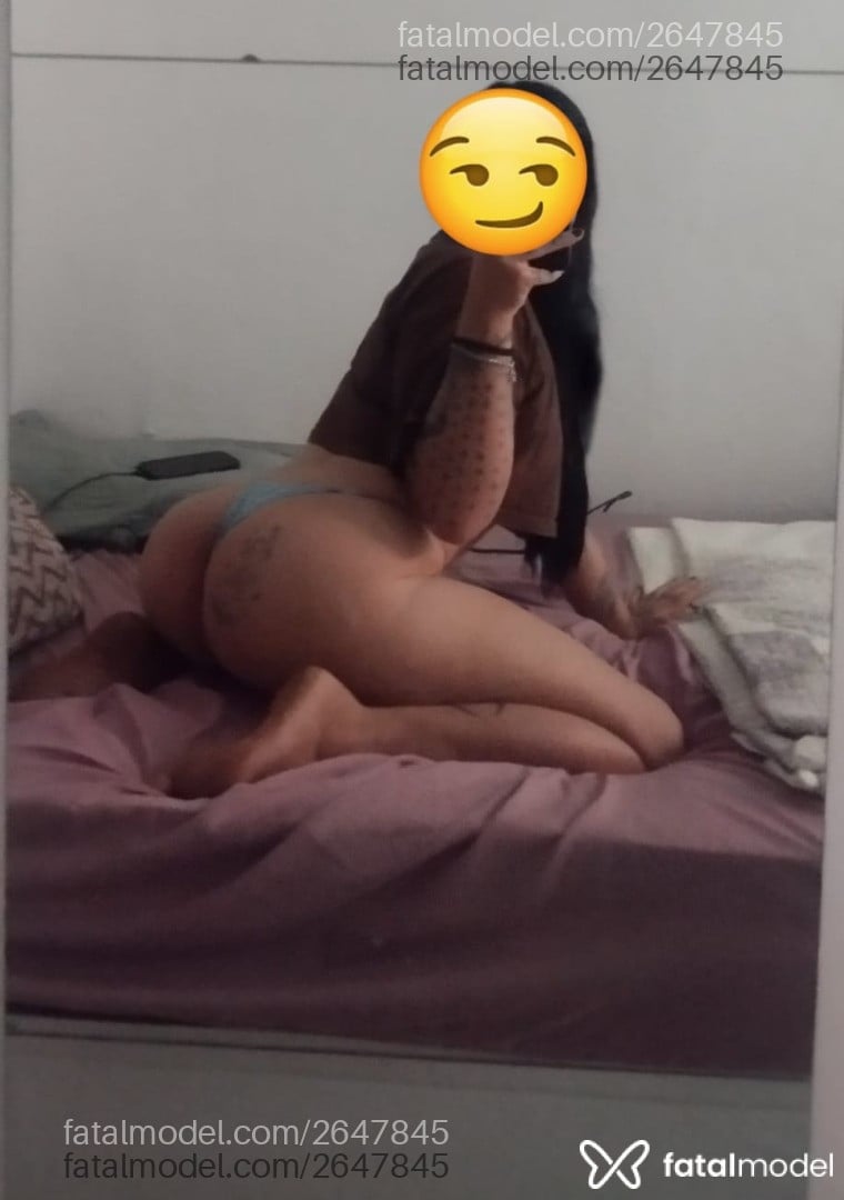 Acompanhante mulher trans morena (o) de olhos pretos - Nath Poison