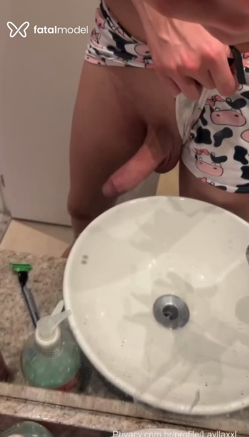 Acompanhante mulher trans morena (o) de olhos castanhos - Millena