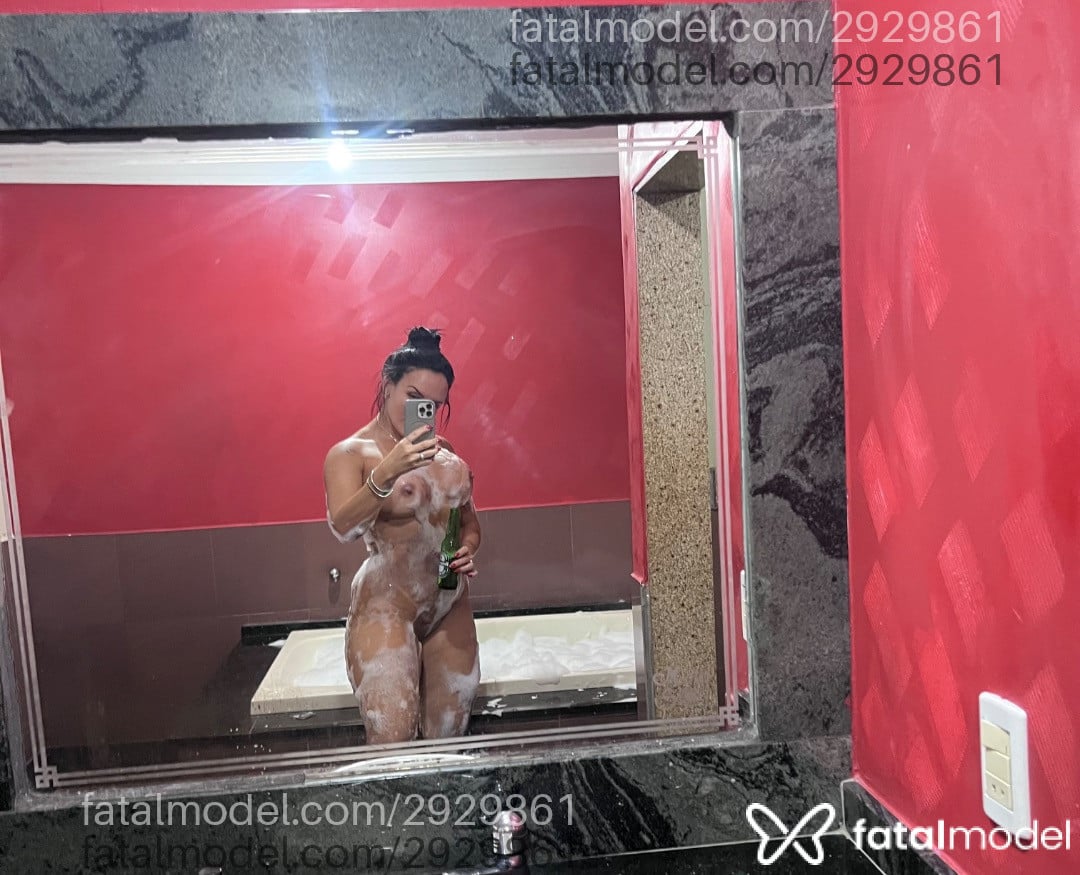 Acompanhante mulher morena (o) de olhos verdes - Pamella Olyver