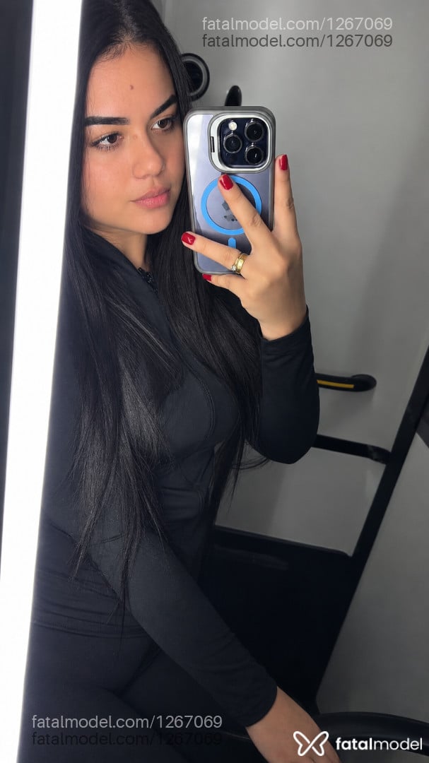 Acompanhante mulher morena (o) de olhos castanhos - Barreto