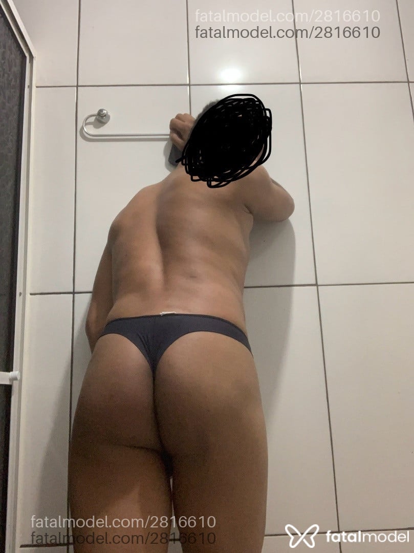Acompanhante homem morena (o) de olhos mel - Júlia