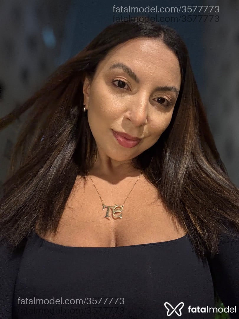Acompanhante mulher morena (o) de olhos castanhos - Sabrina
