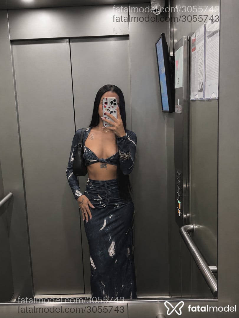 Acompanhante mulher morena (o) de olhos pretos - Thais