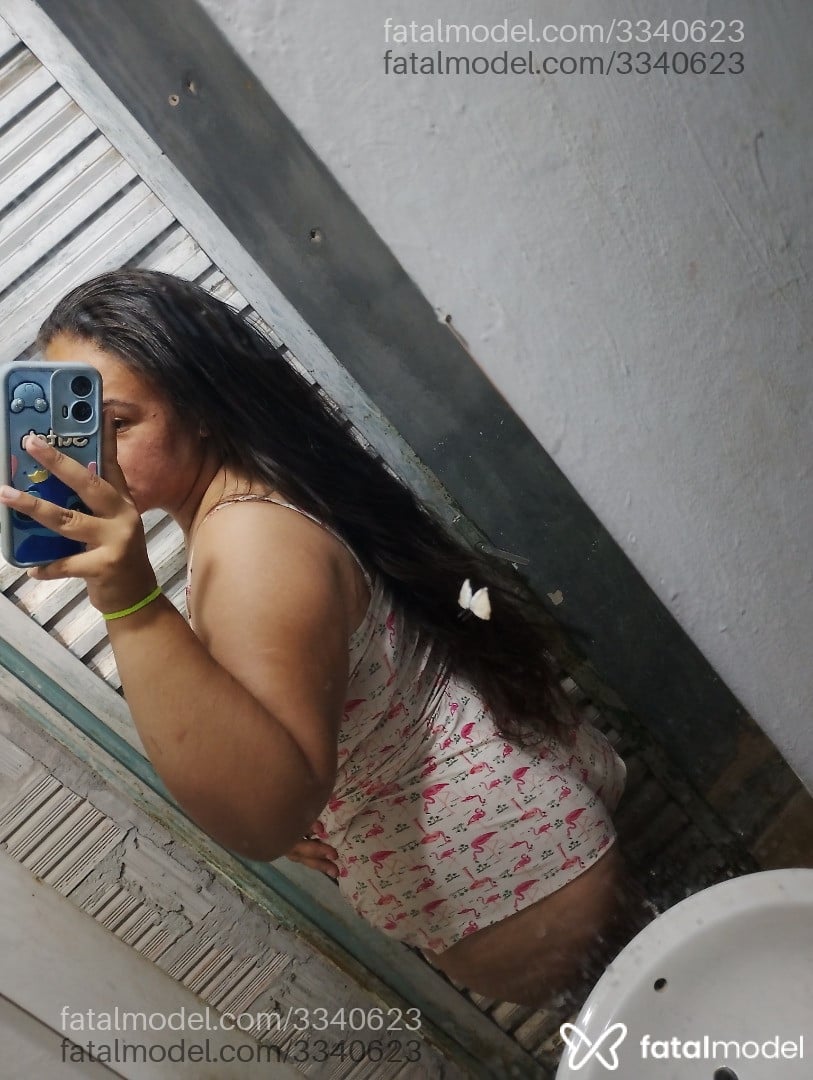 Acompanhante mulher com cabelo castanho de olhos castanhos - Knom