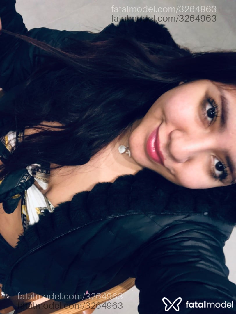 Acompanhante mulher morena (o) de olhos castanhos - Luluu