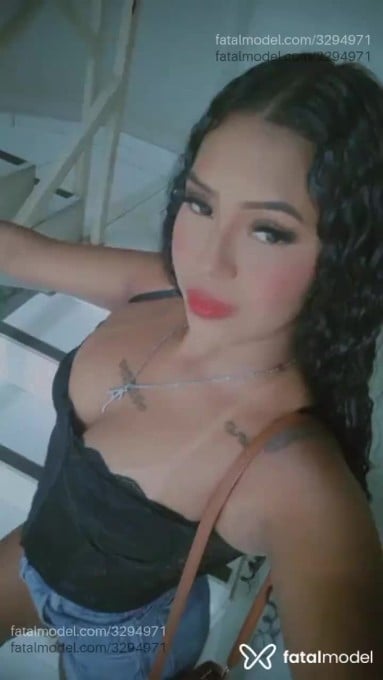 Acompanhante mulher morena (o) de olhos pretos - Zahir