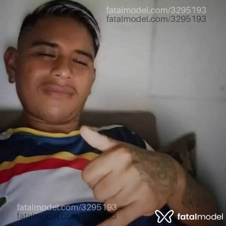 Acompanhante homem com cabelo castanho de olhos castanhos - Ycaro