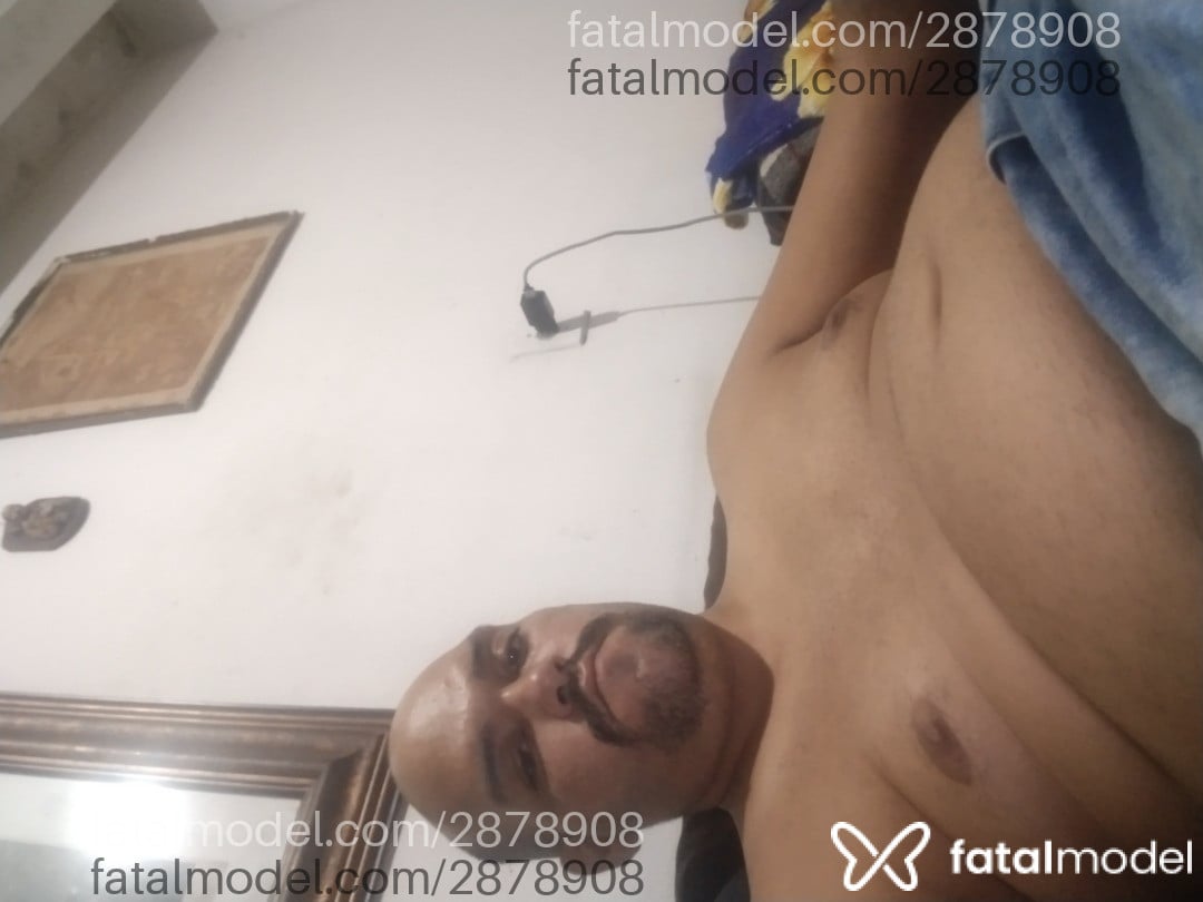 Acompanhante homem sem cabelo de olhos castanhos - Jobversatilpauzudo
