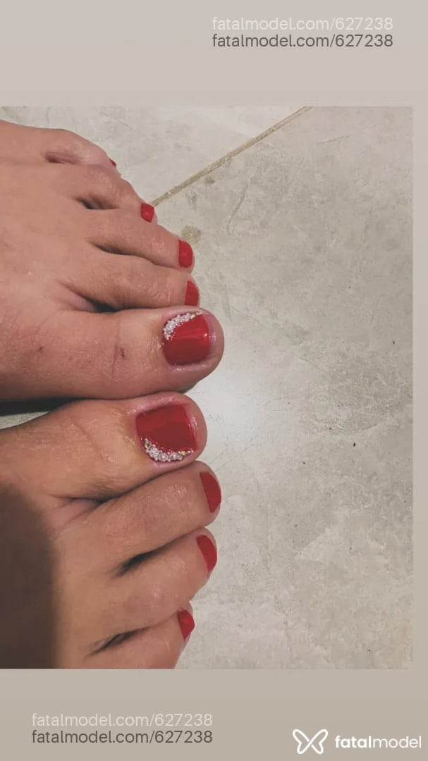 Acompanhante mulher morena (o) de olhos azuis - Fernandinha