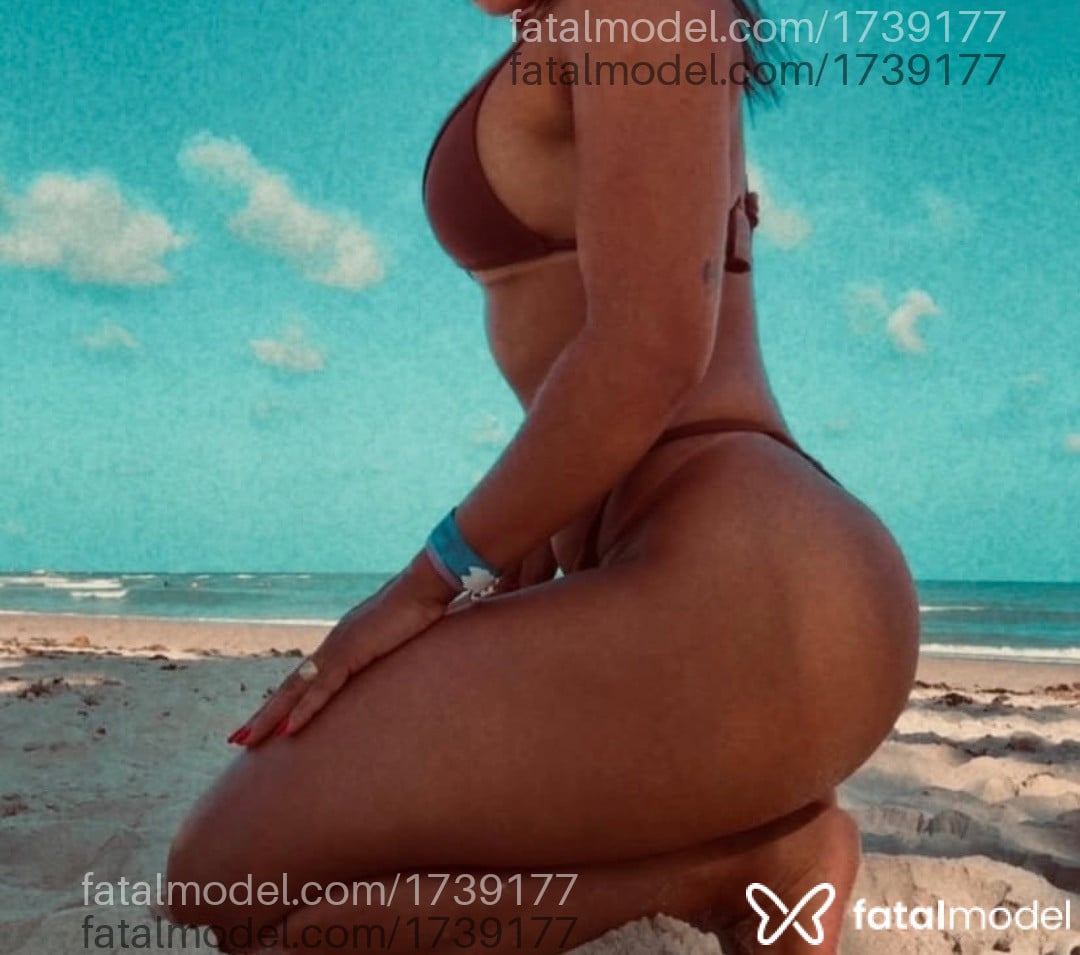 Acompanhante mulher morena (o) de olhos pretos - Samara Araújo