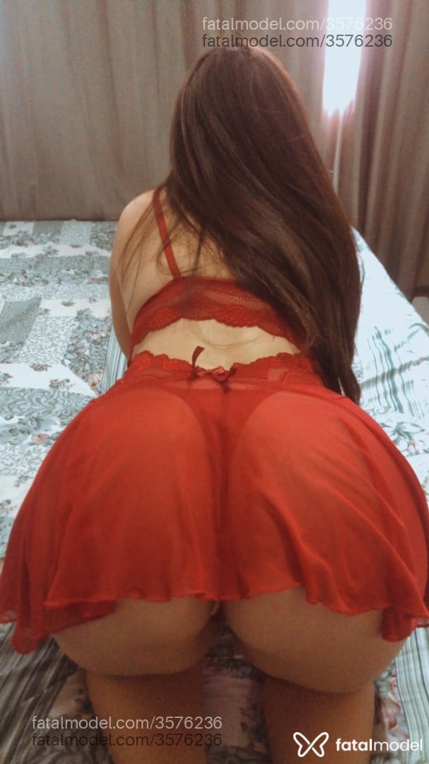 Acompanhante mulher com cabelo castanho de olhos castanhos - Marcela
