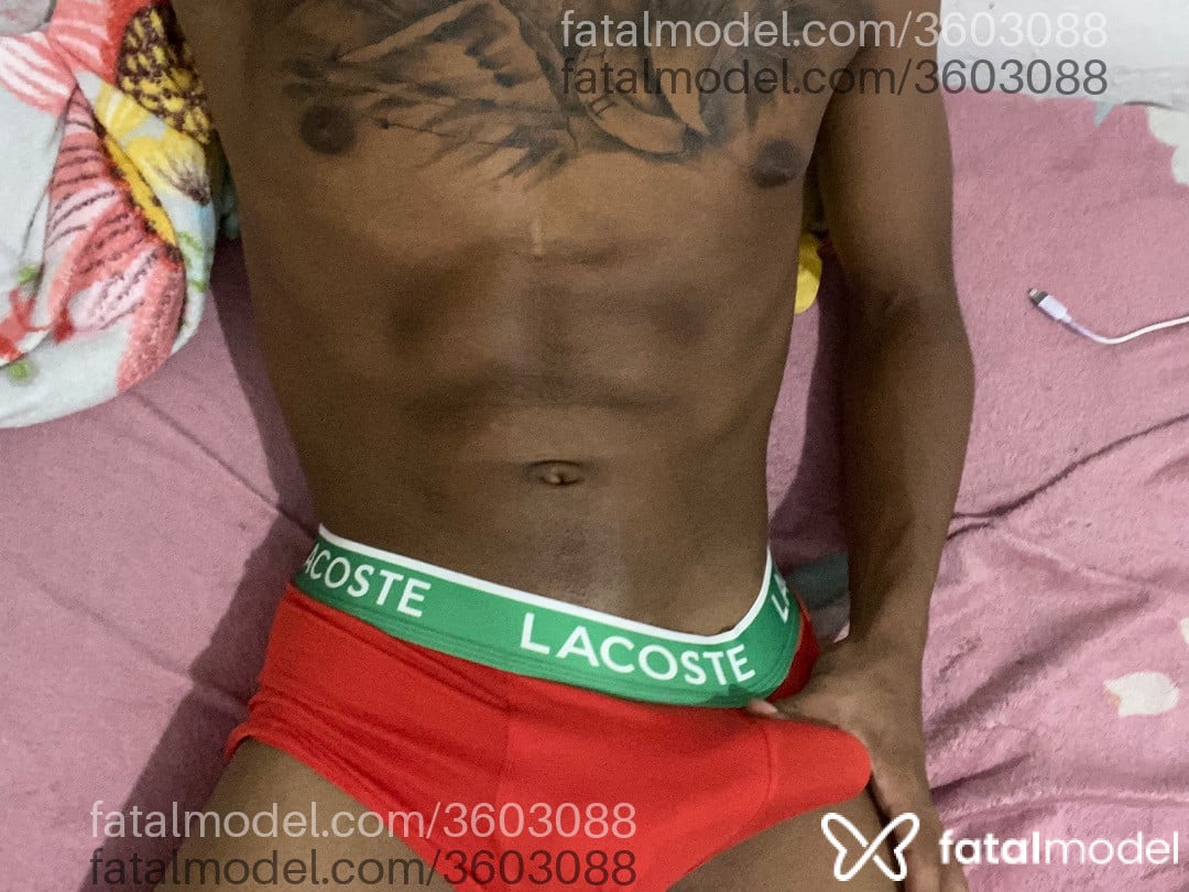 Acompanhante homem morena (o) de olhos castanhos - Mateus Silva