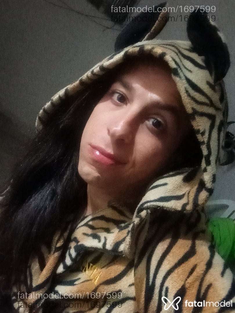 Acompanhante mulher trans com cabelo castanho de olhos castanhos - DANIELE CASSIERE