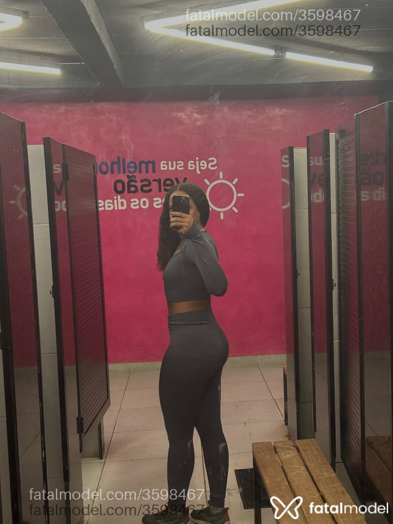 Acompanhante mulher morena (o) de olhos mel - Brenda
