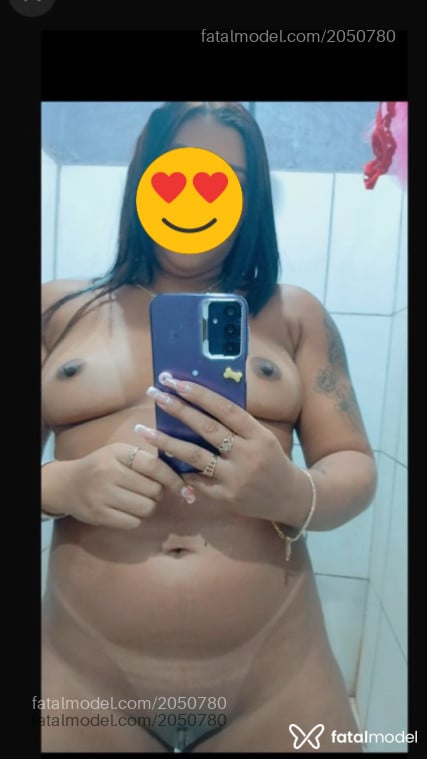 Acompanhante mulher morena (o) de olhos pretos - Pathy