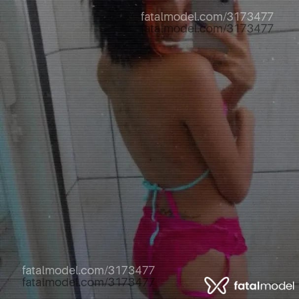 Acompanhante mulher com cabelo castanho de olhos castanhos - Lorena Lopes