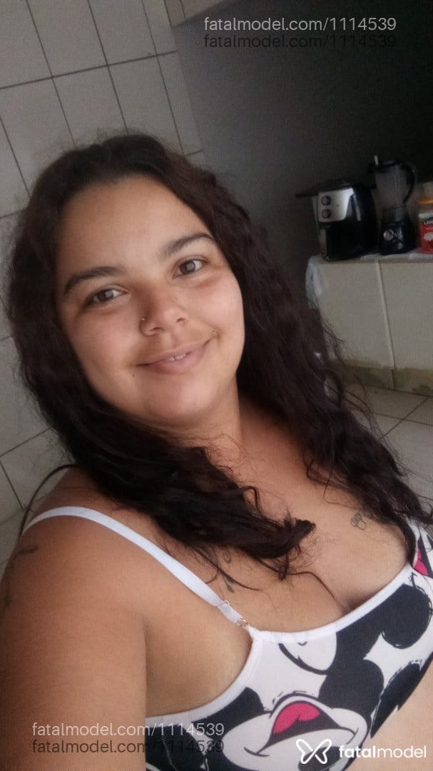 Acompanhante mulher com cabelo castanho de olhos castanhos - Brancadeneve
