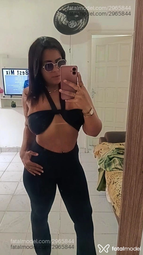 Acompanhante mulher morena (o) de olhos pretos - Sasha Avellar Acompanhante mulher morena (o) de olhos pretos - Sasha Avellar