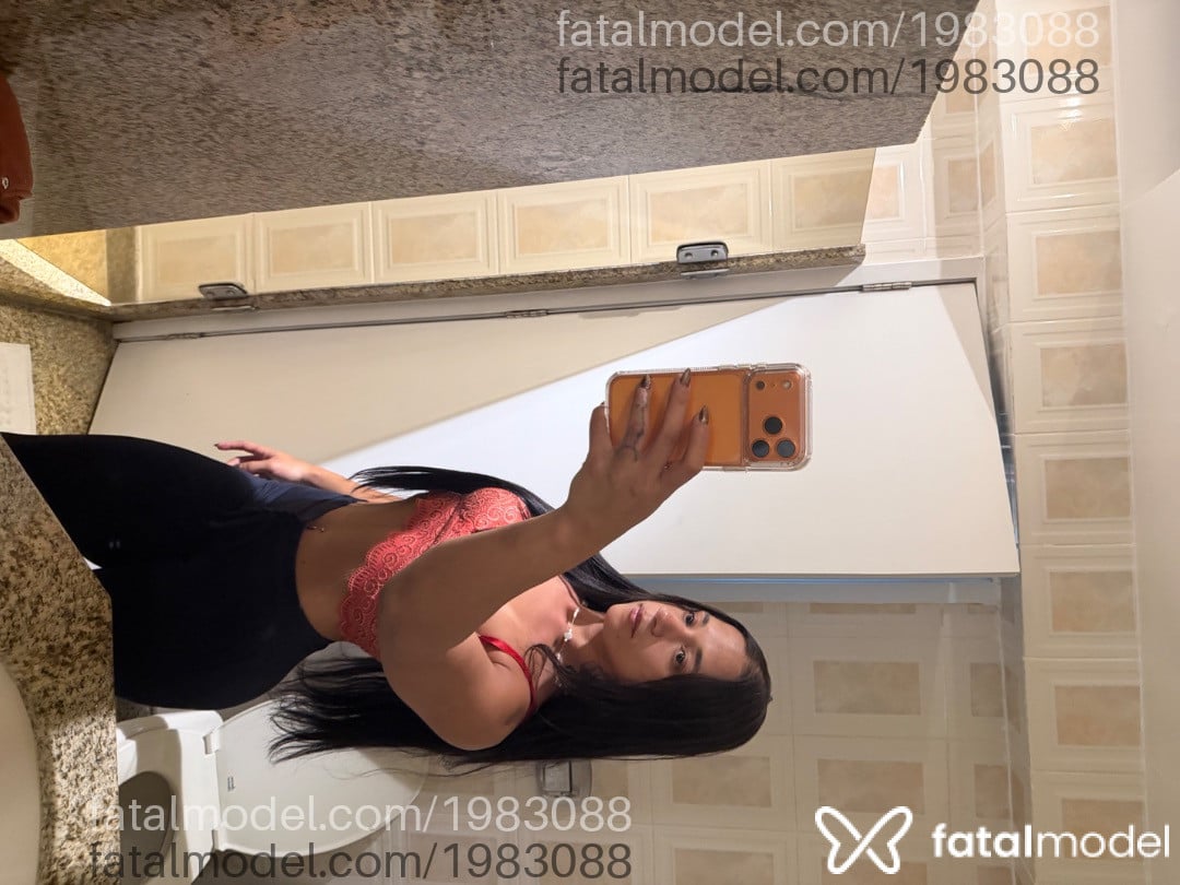 Acompanhante mulher morena (o) de olhos castanhos - Pérola