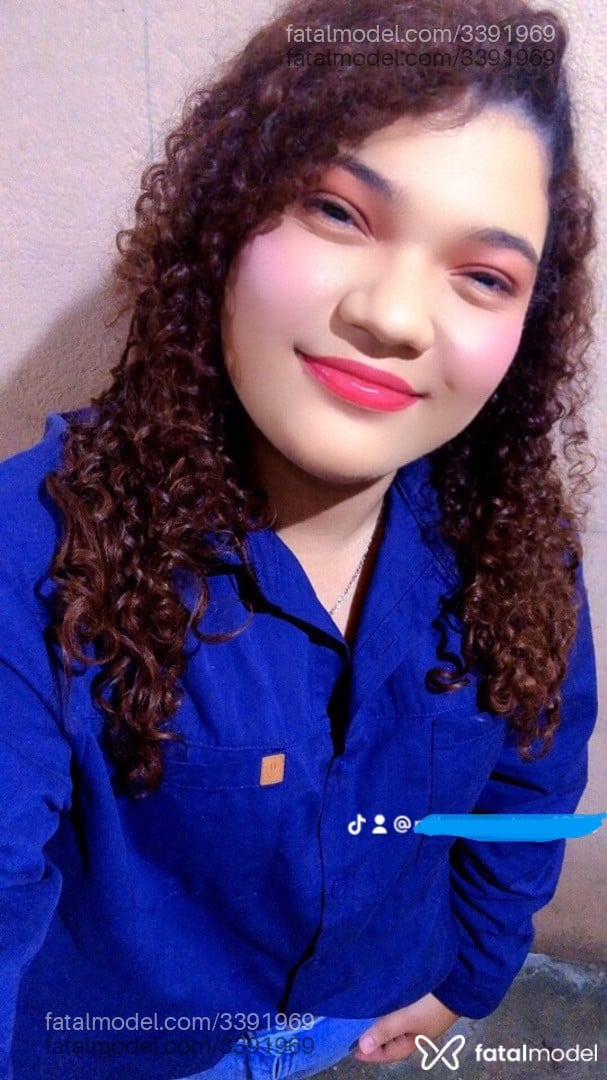 Acompanhante mulher ruiva (o) de olhos castanhos - Milady