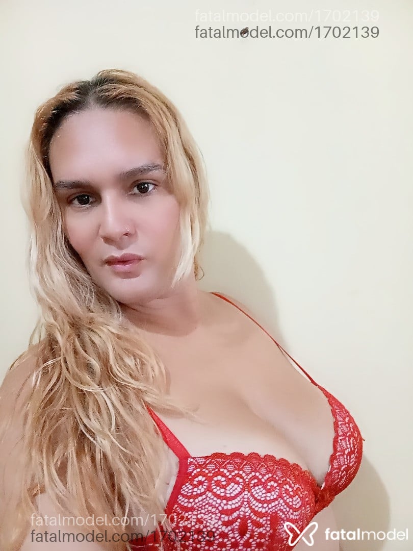 Acompanhante mulher trans loira (o) de olhos castanhos - Tamara ayalla
