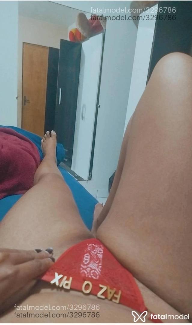 Acompanhante mulher morena (o) de olhos pretos - Manu