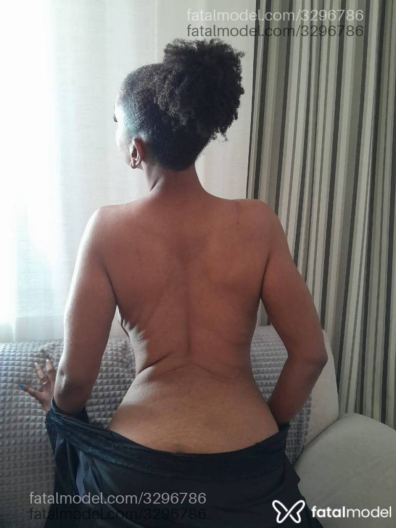 Acompanhante mulher morena (o) de olhos pretos em Pelotas - Manu