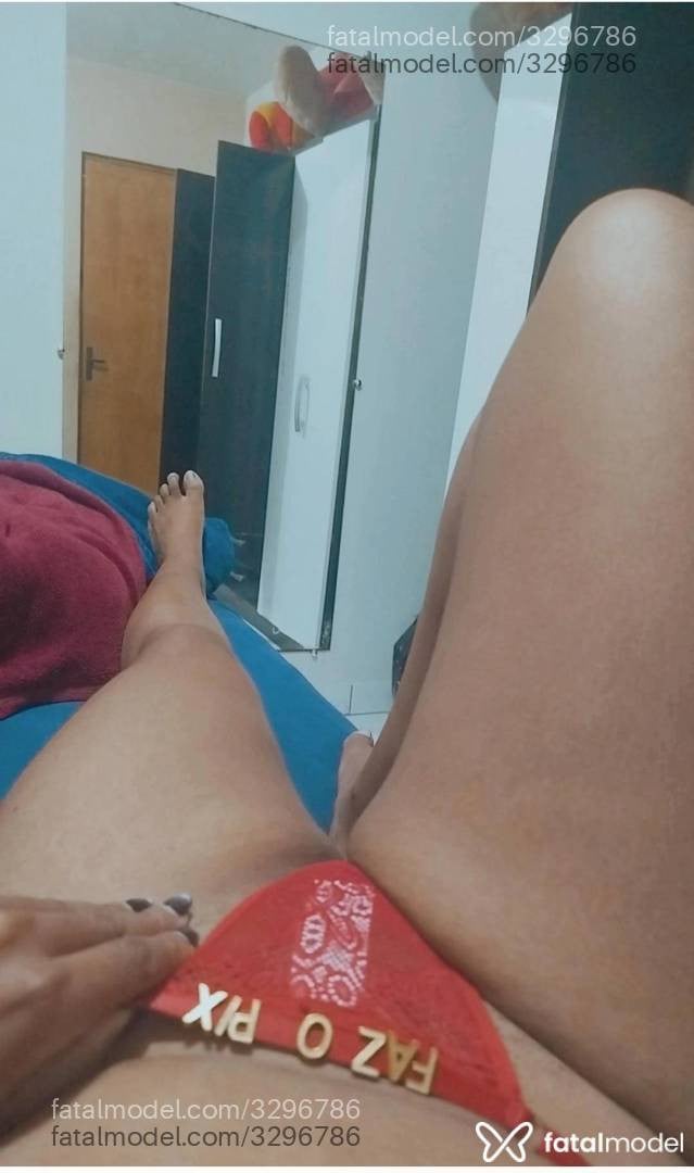 Acompanhante mulher morena (o) de olhos pretos - Manu