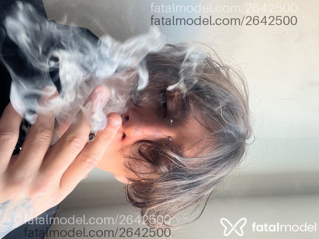 Acompanhante homem com cabelo castanho de olhos verdes - Zacc
