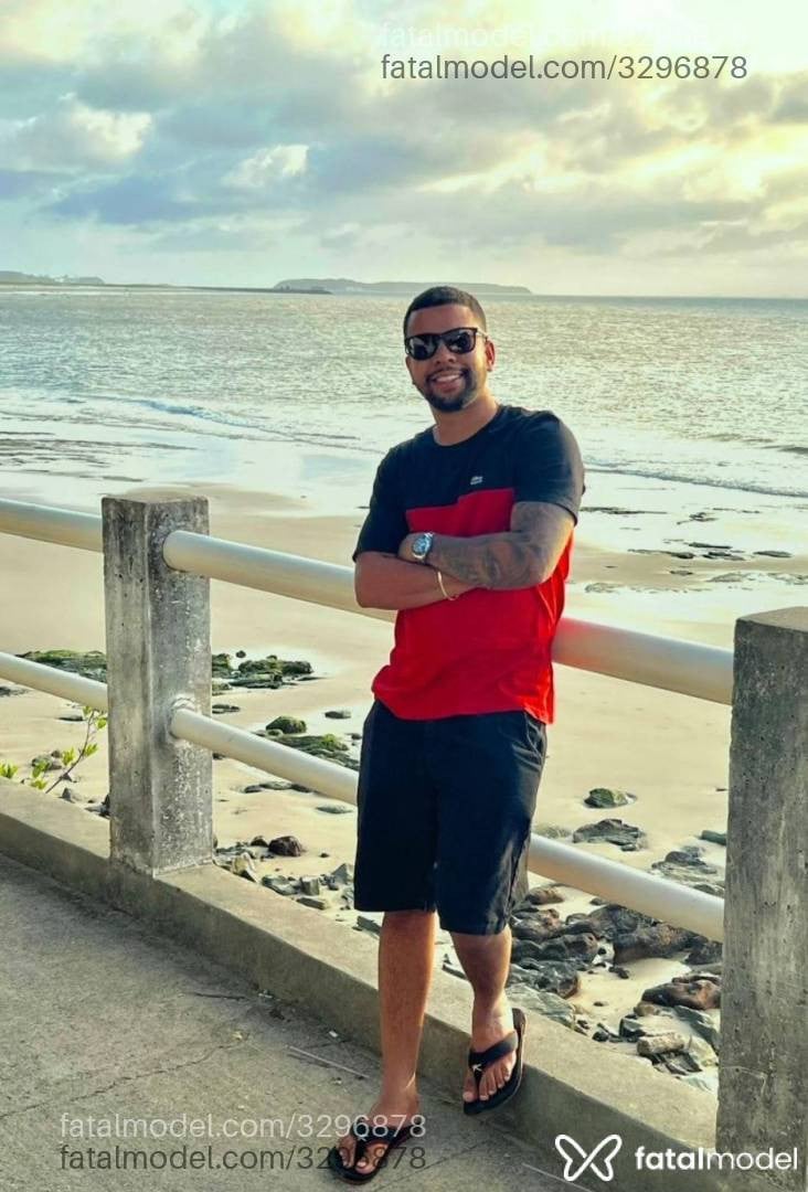 Acompanhante homem morena (o) de olhos castanhos - Vinicius