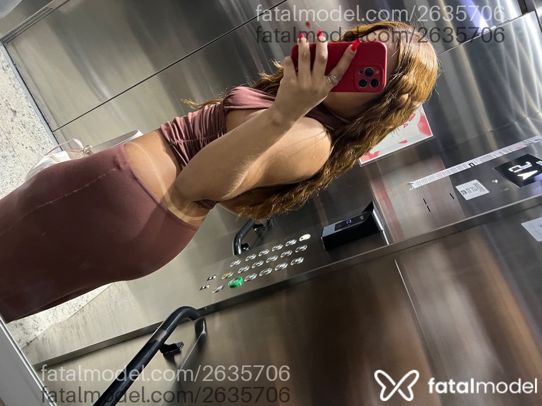 Acompanhante mulher com cabelo castanho de olhos castanhos - Modesto