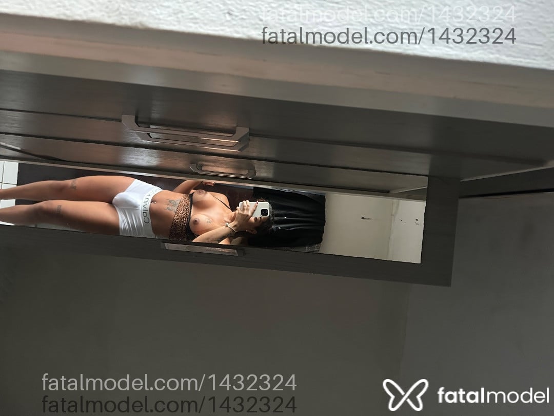 Acompanhante travesti com cabelo castanho de olhos pretos - vivi alves
