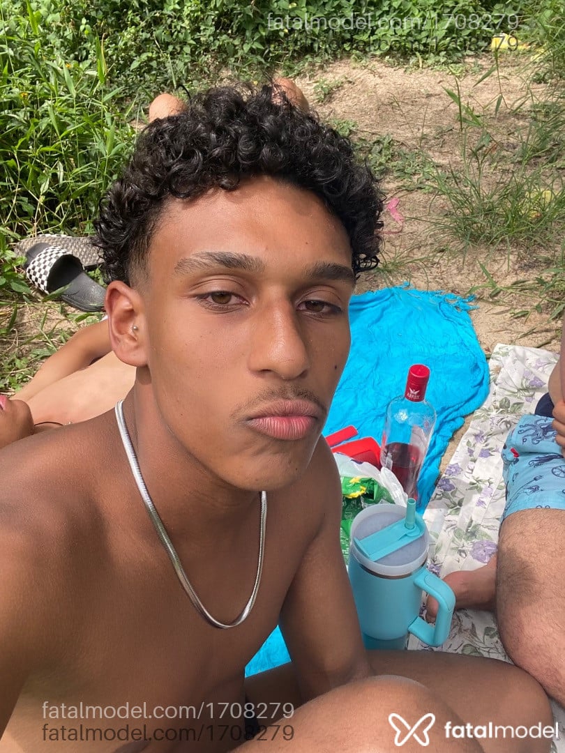 Acompanhante homem morena (o) de olhos mel - Miguel