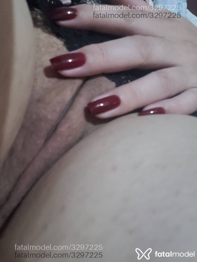 Acompanhante mulher loira (o) de olhos castanhos - Carol