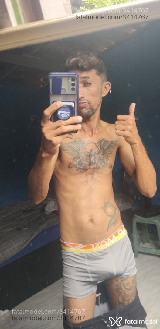 Acompanhante homem morena (o) de olhos pretos - Andrey