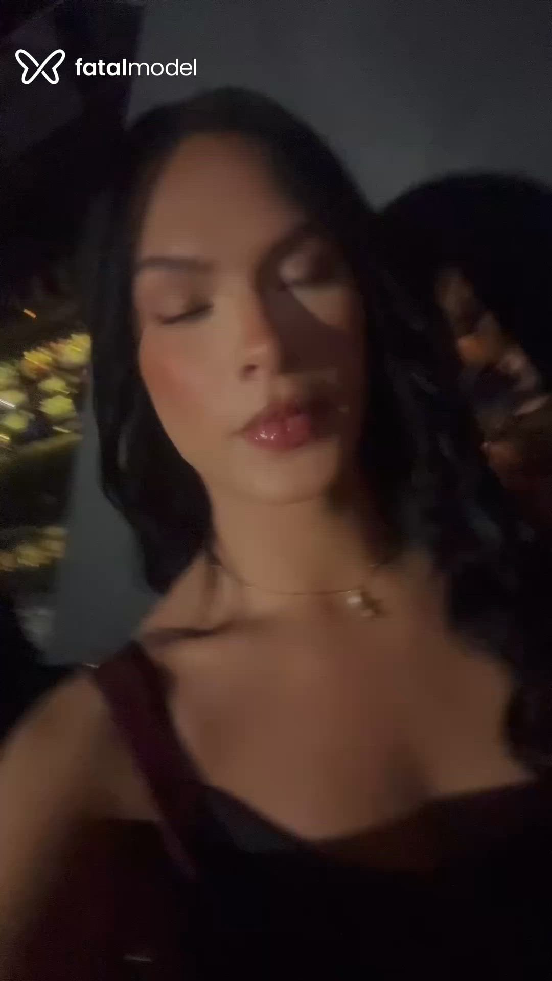 Acompanhante mulher trans morena (o) de olhos castanhos - Savanna