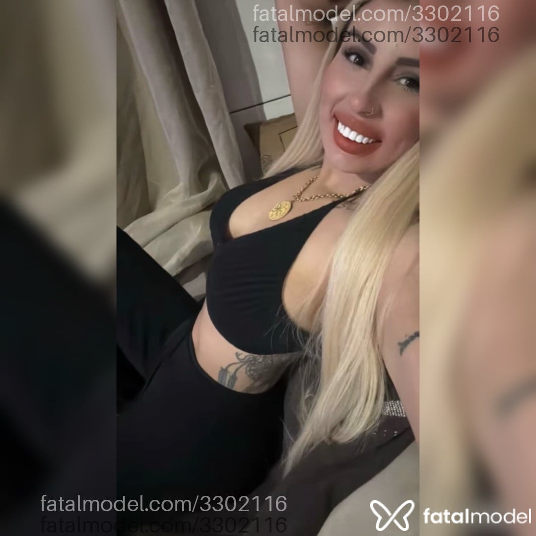 Acompanhante mulher loira (o) de olhos pretos - Bel Santos