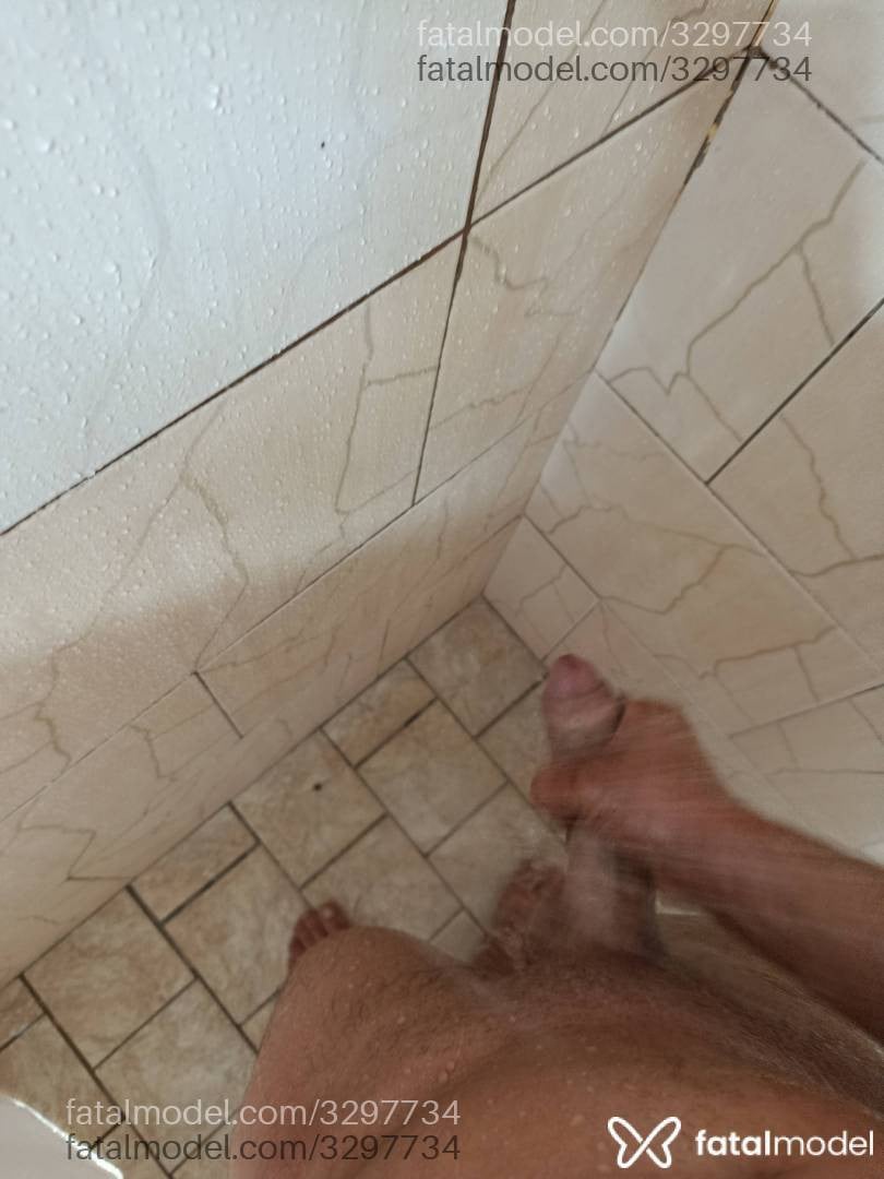 Acompanhante homem loira (o) de olhos pretos - Renato