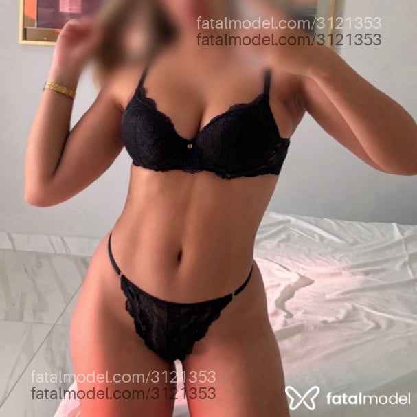 Acompanhante mulher loira (o) de olhos verdes - Maisa