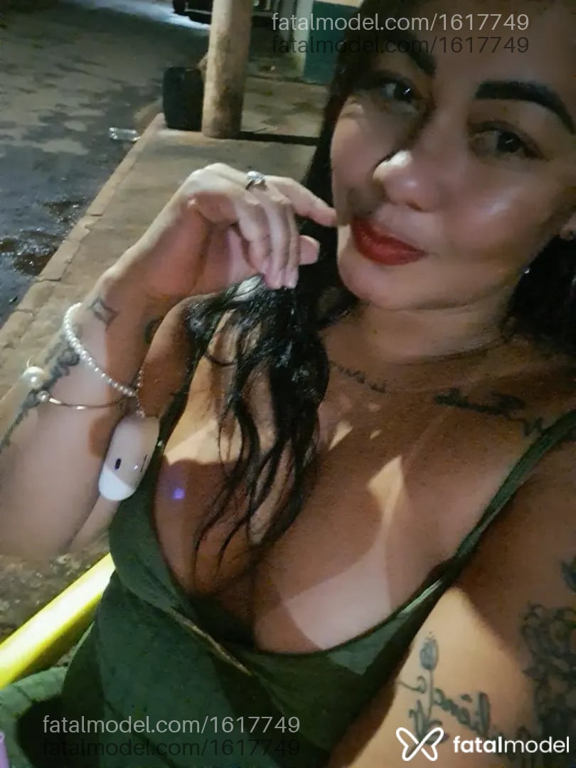 Acompanhante mulher com cabelo castanho de olhos castanhos - Cristina