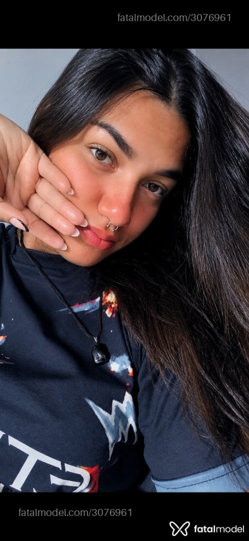Acompanhante mulher trans morena (o) de olhos mel - Isabella Elouíse