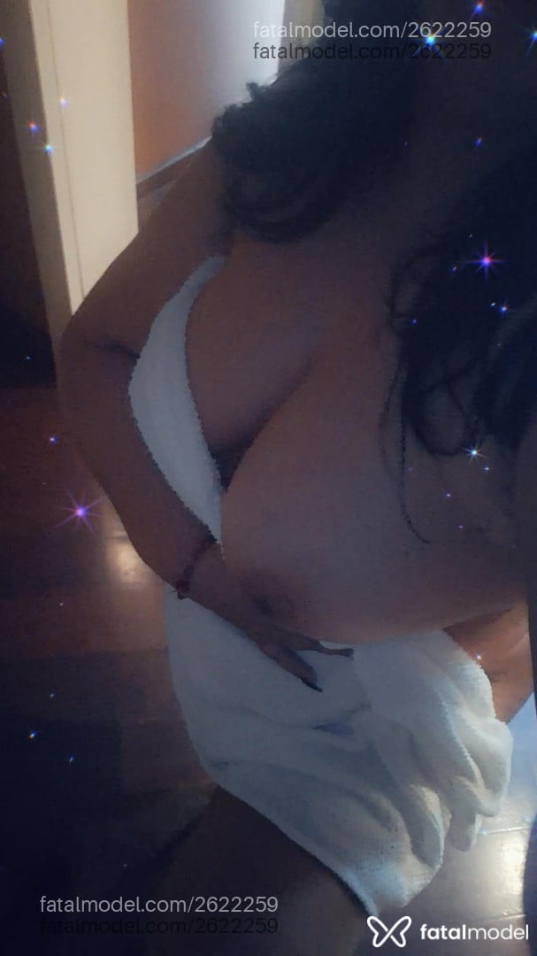 Acompanhante mulher morena (o) de olhos pretos - Sanera