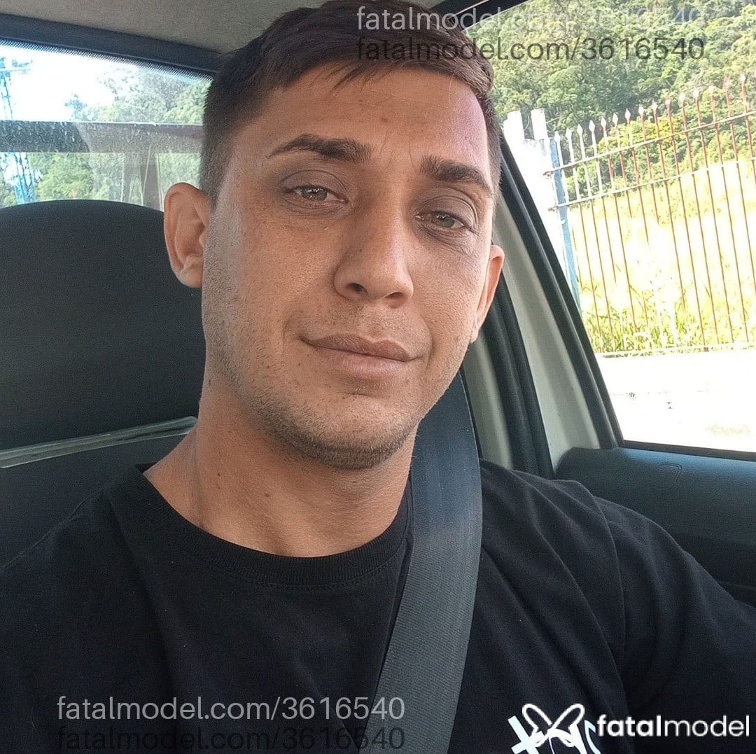 Acompanhante homem loira (o) de olhos verdes - Anderson