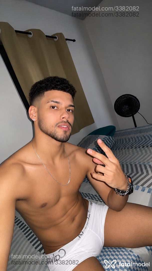 Acompanhante homem morena (o) de olhos pretos - Samuew